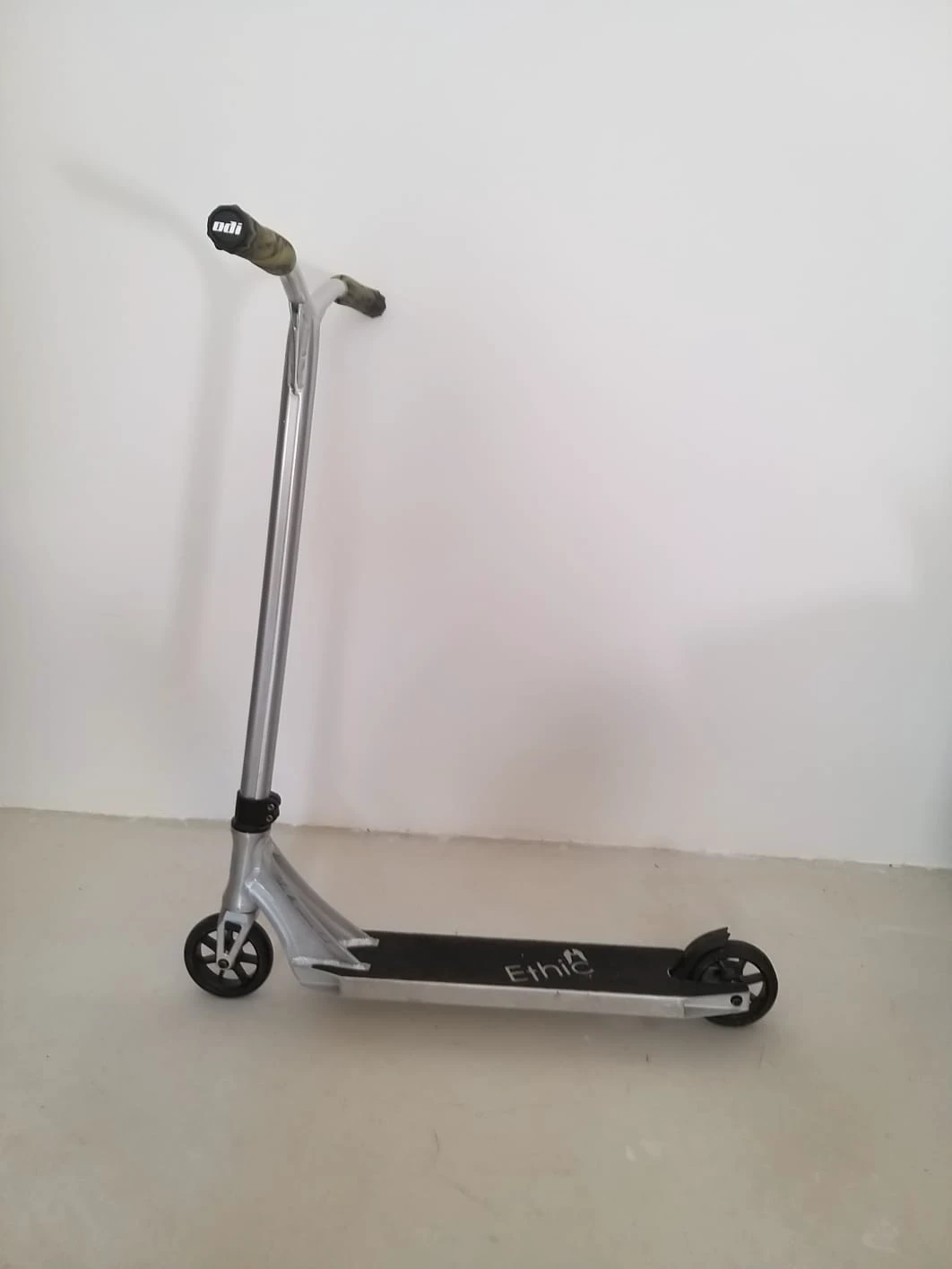 9. Trotineta Ethic DTC Erawan Brushed (aluminiu 6061 T6)