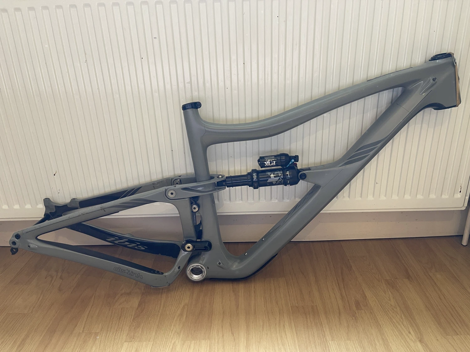 1. Cadru Full Carbon Ibis Ripmo V2