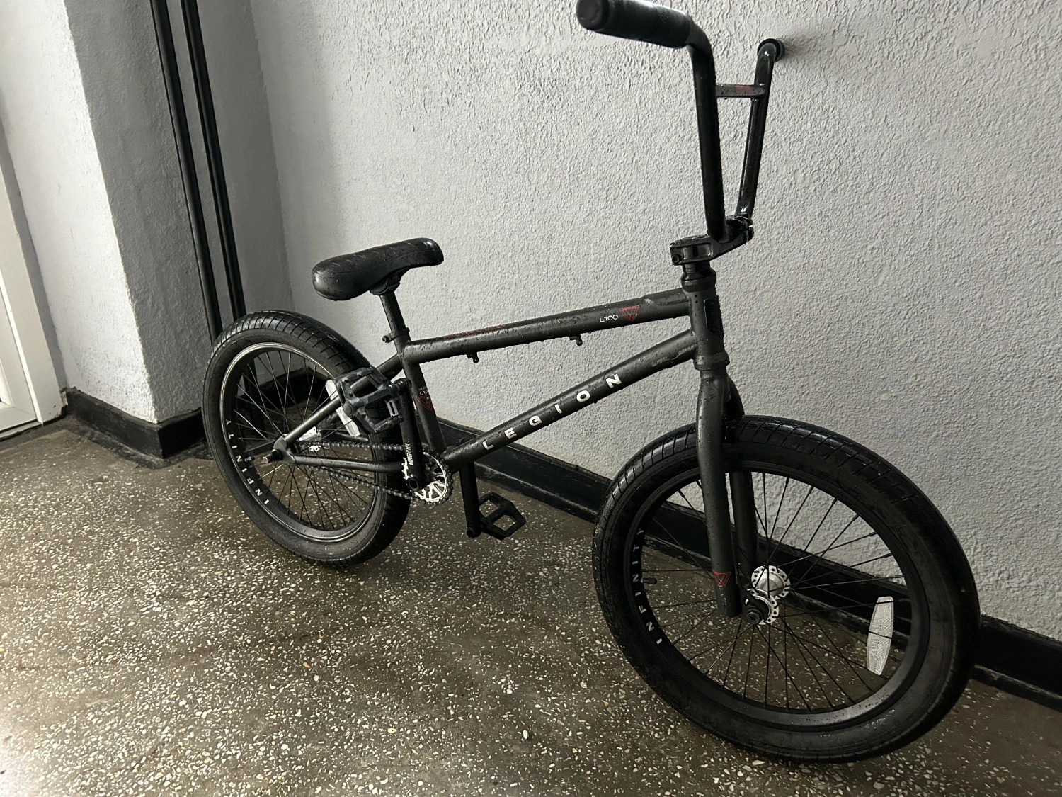1. Bicicleta bmx legion L100