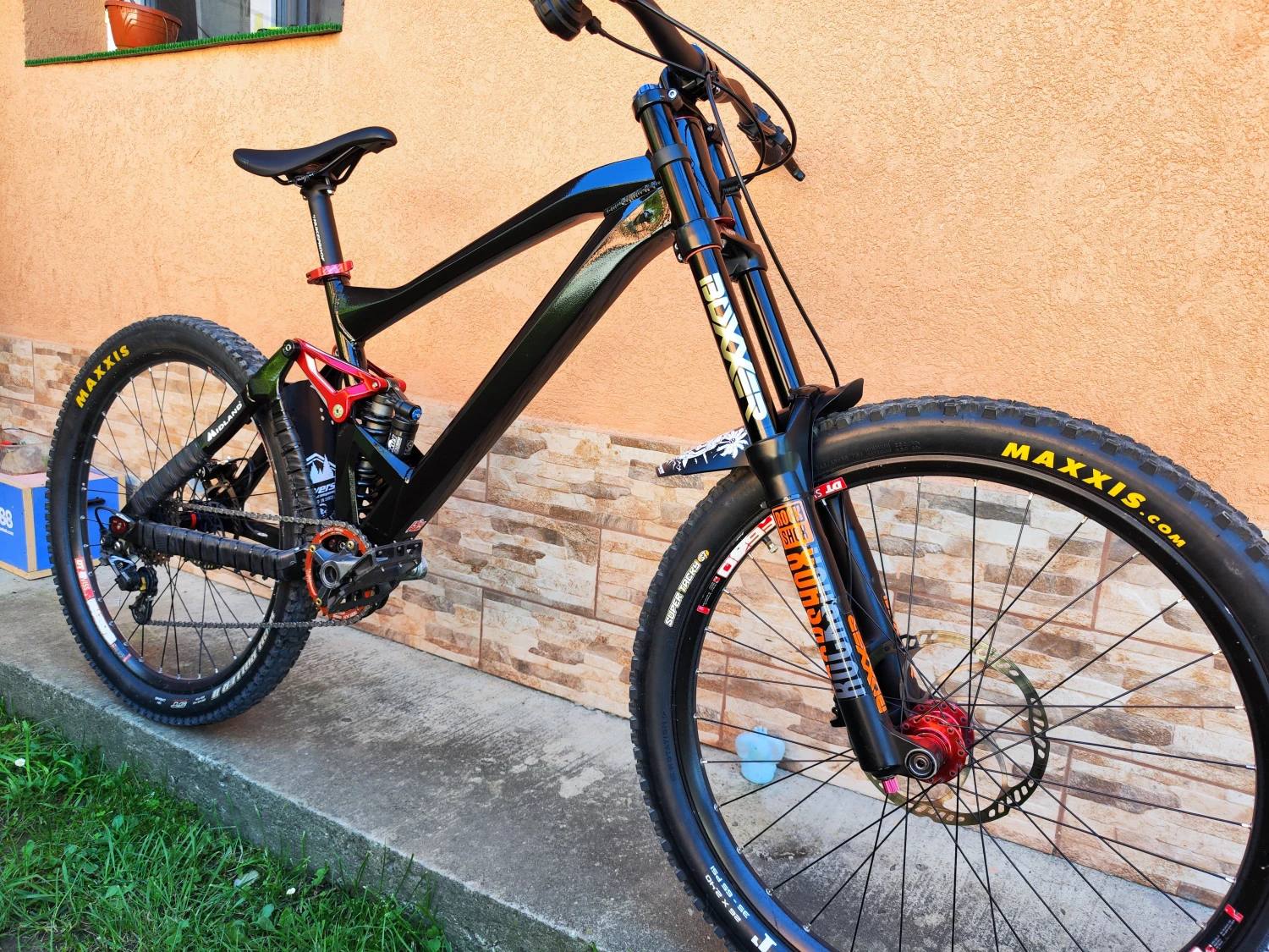 1. Mondraker Summum