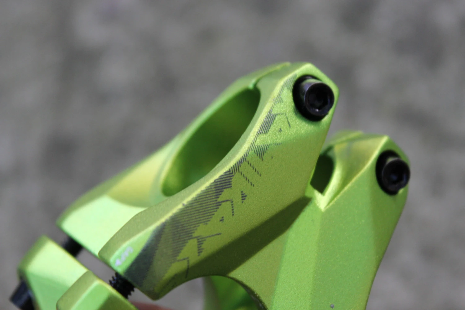 5. Sixpack Kamikaze 35mm-31.8" verde - pipa bicicleta MTB