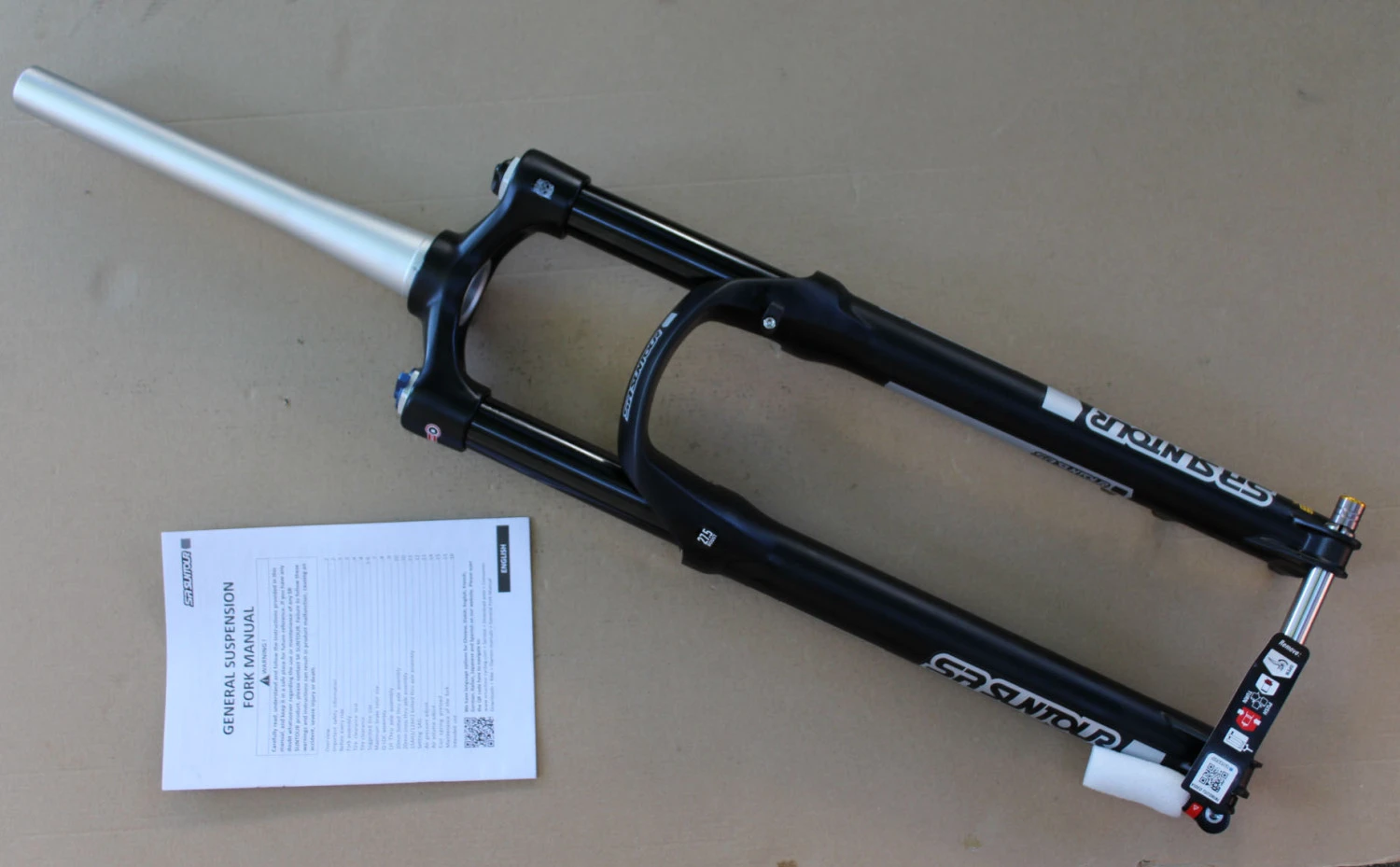 1. SUNTOUR Raidon 32 Boost 120mm 27.5" Tapered furca MTB