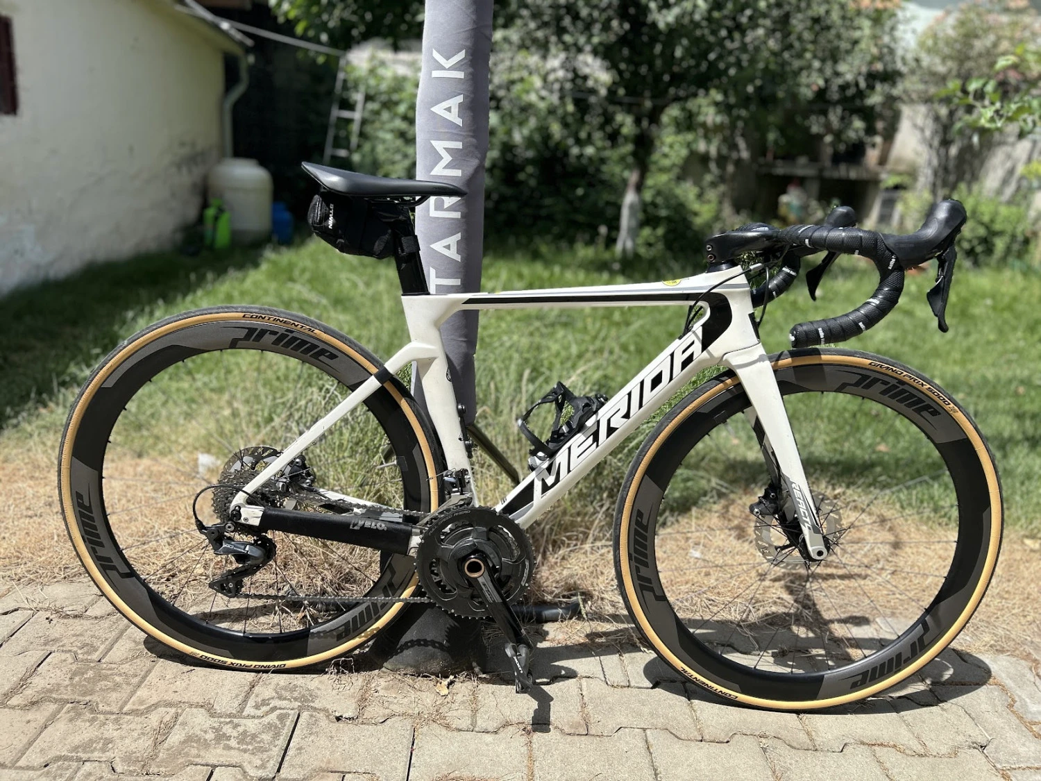 1. Cursiera Merida Reacto 5000, power metru, roti carbon, ghidon carbon
