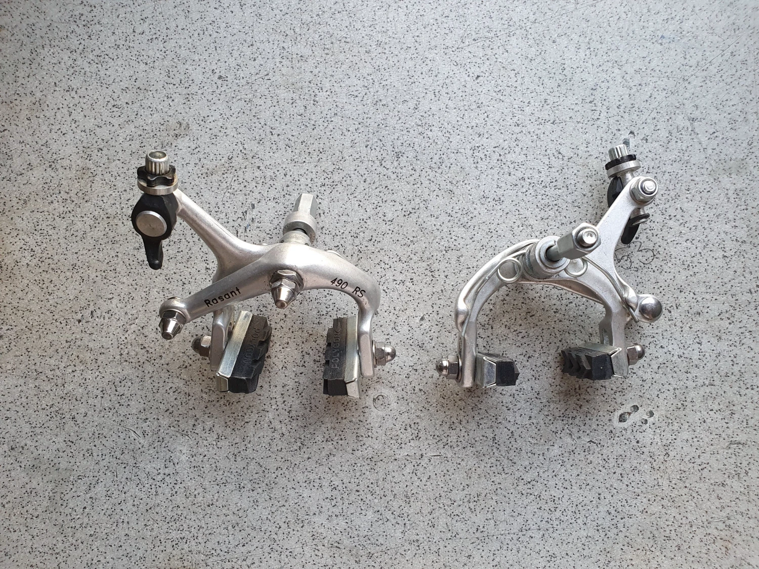 1. Rasant 490 RS frane single pivot brate 39-53