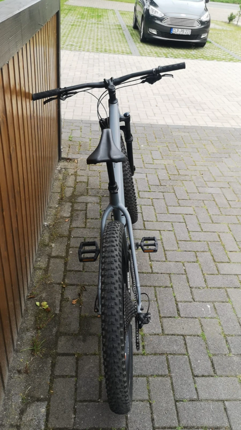 3. Trek Roscoe 8
