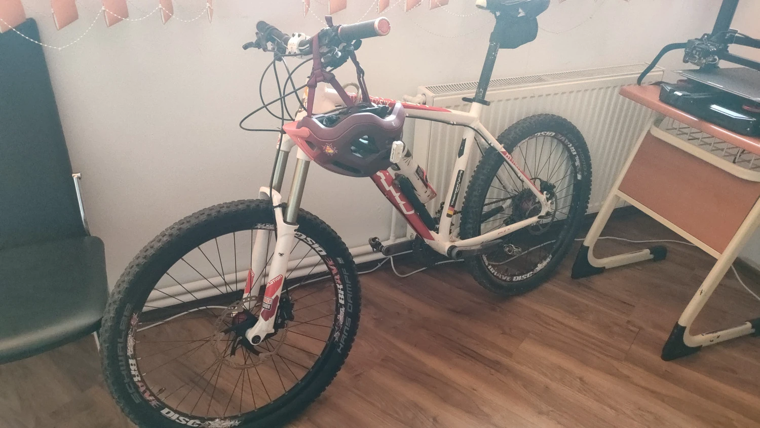 1. Vând RAM Bike HT Three