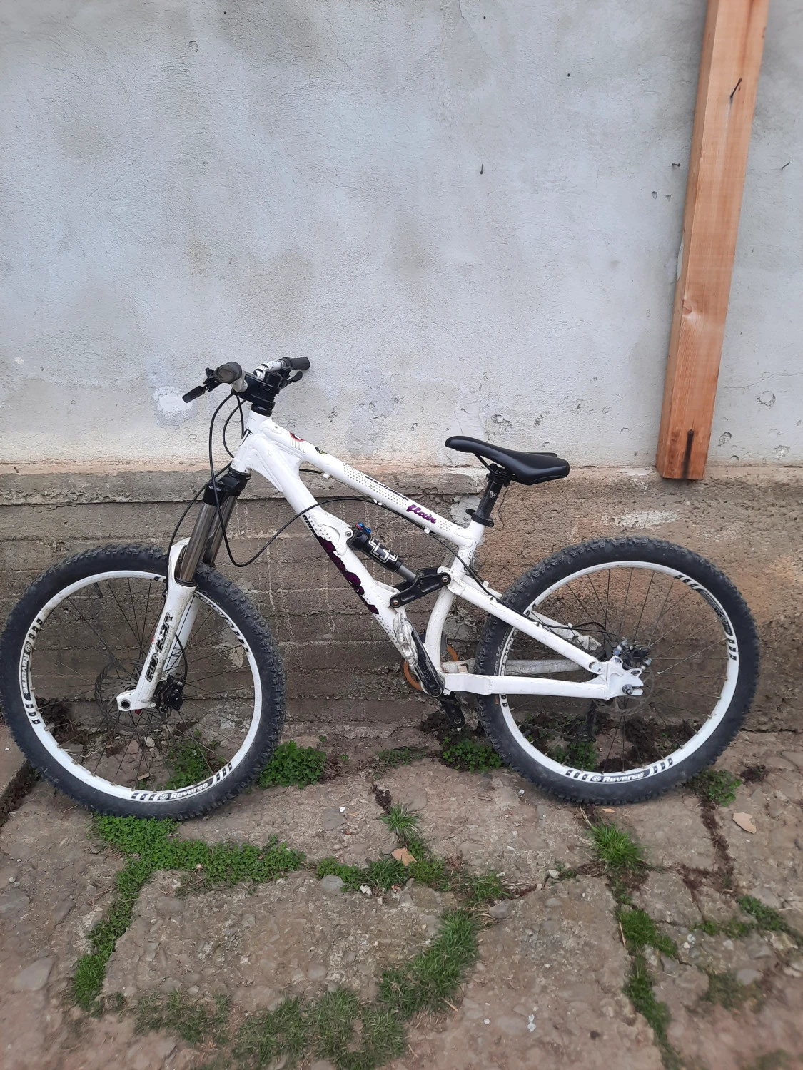 3. Bicicleta freeride Solid Bike