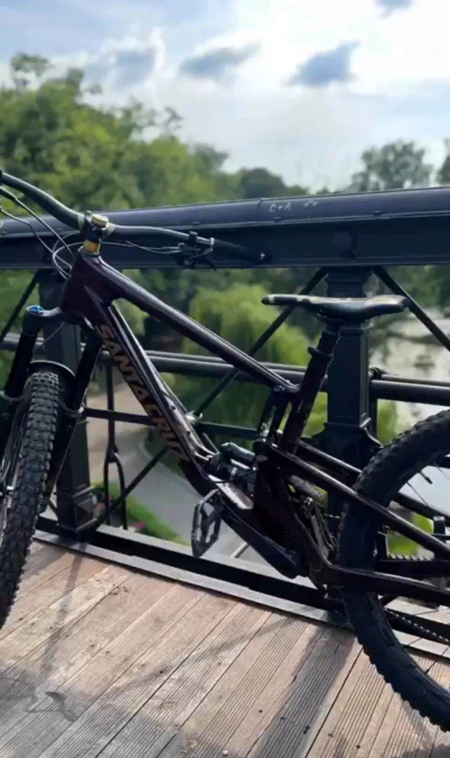 1. Vand Santa Cruz Nomad 5 C Xt