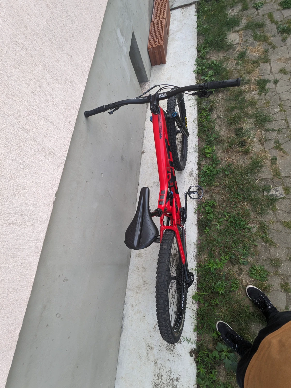 8. Enduro Felt Compulsion 1 Carbon 27.5 M