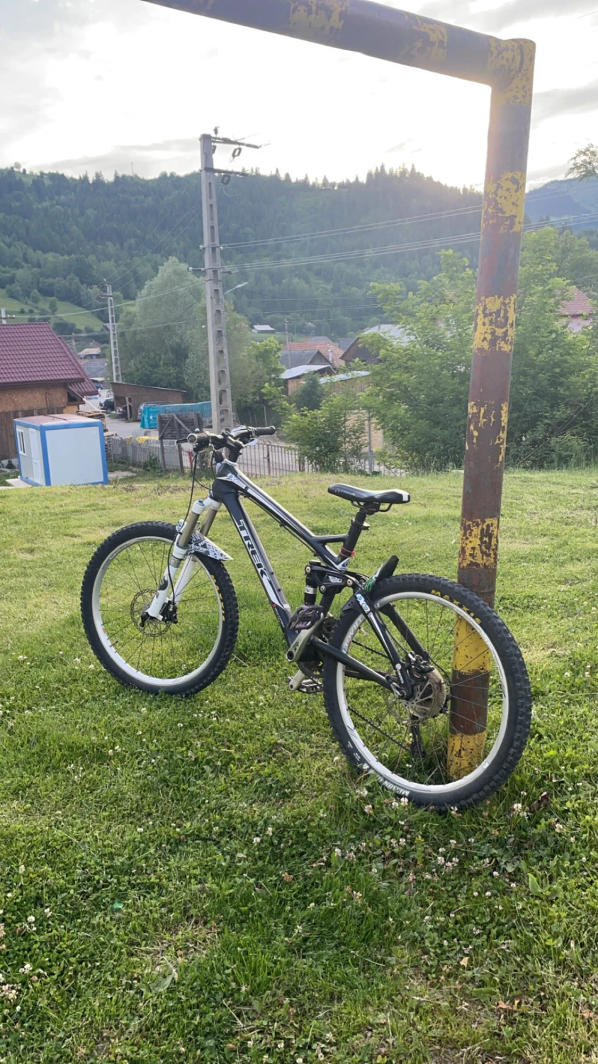 2. Vând Trek ex fuel 9