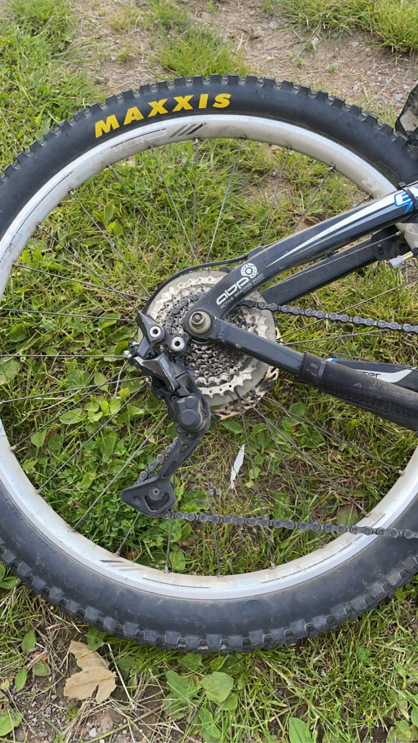 6. Vând Trek ex fuel 9