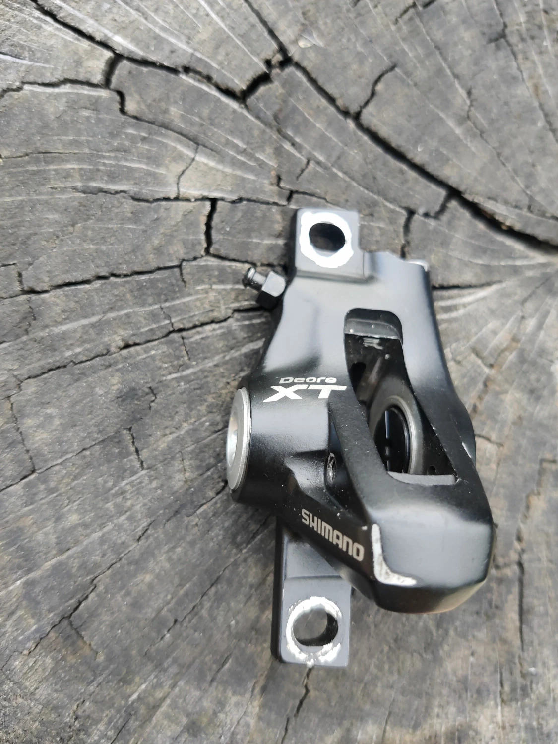 2. Etrier Shimano Deore Xt si XTR