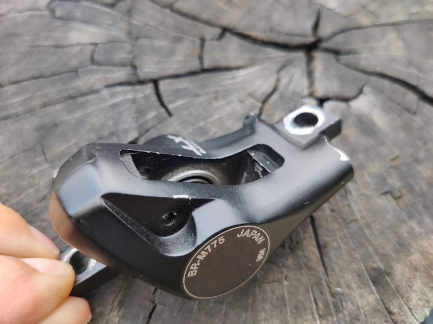 3. Etrier Shimano Deore Xt si XTR