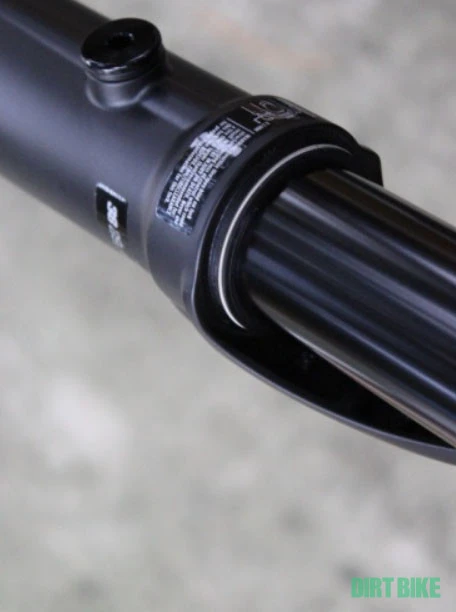 1. Fox 38 furca suspensie Rhythm E-tuned FLOAT 29inch 180mm Grip
