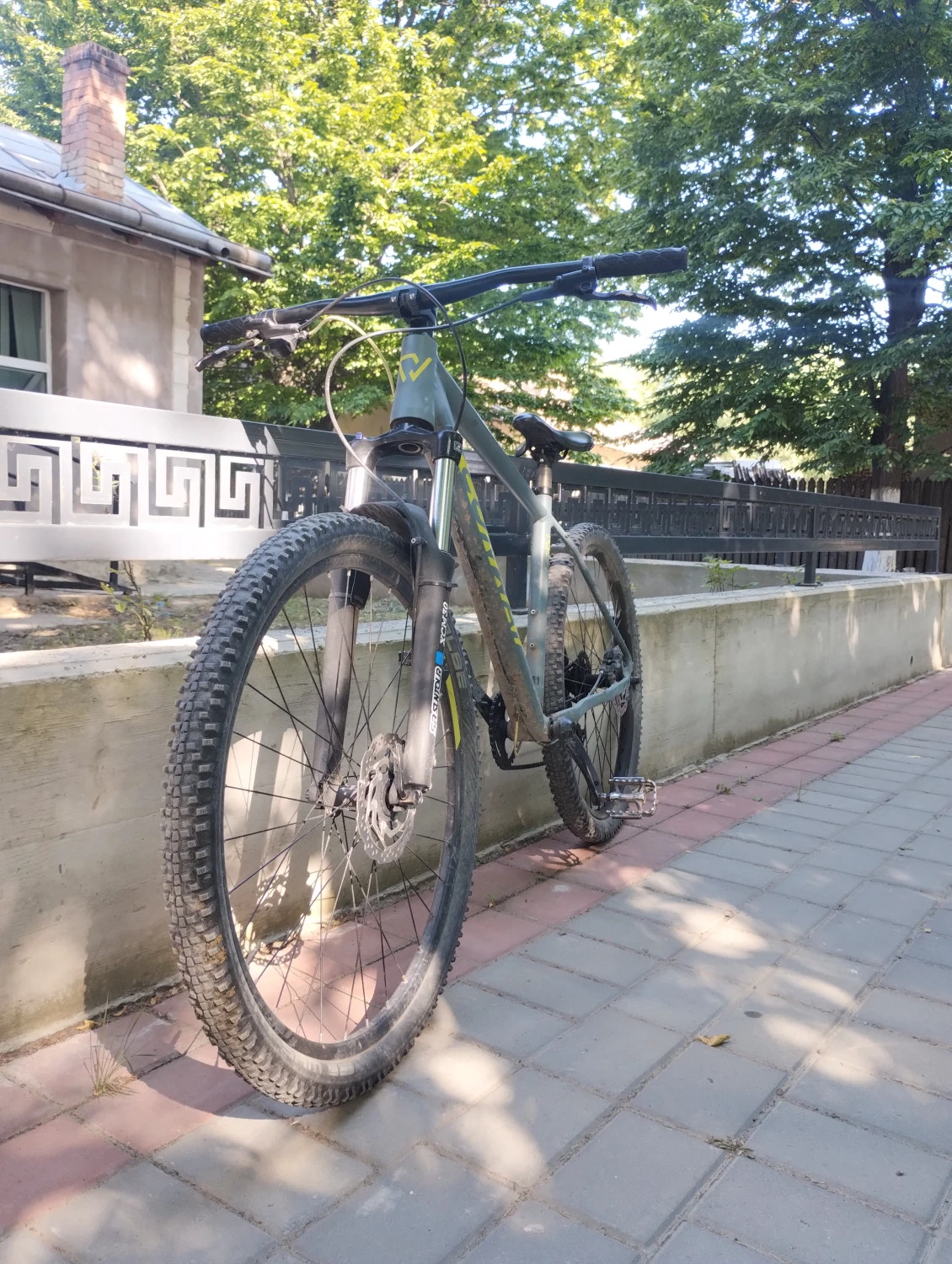 7. Vând bicicleta CONWAY MS 427 costum