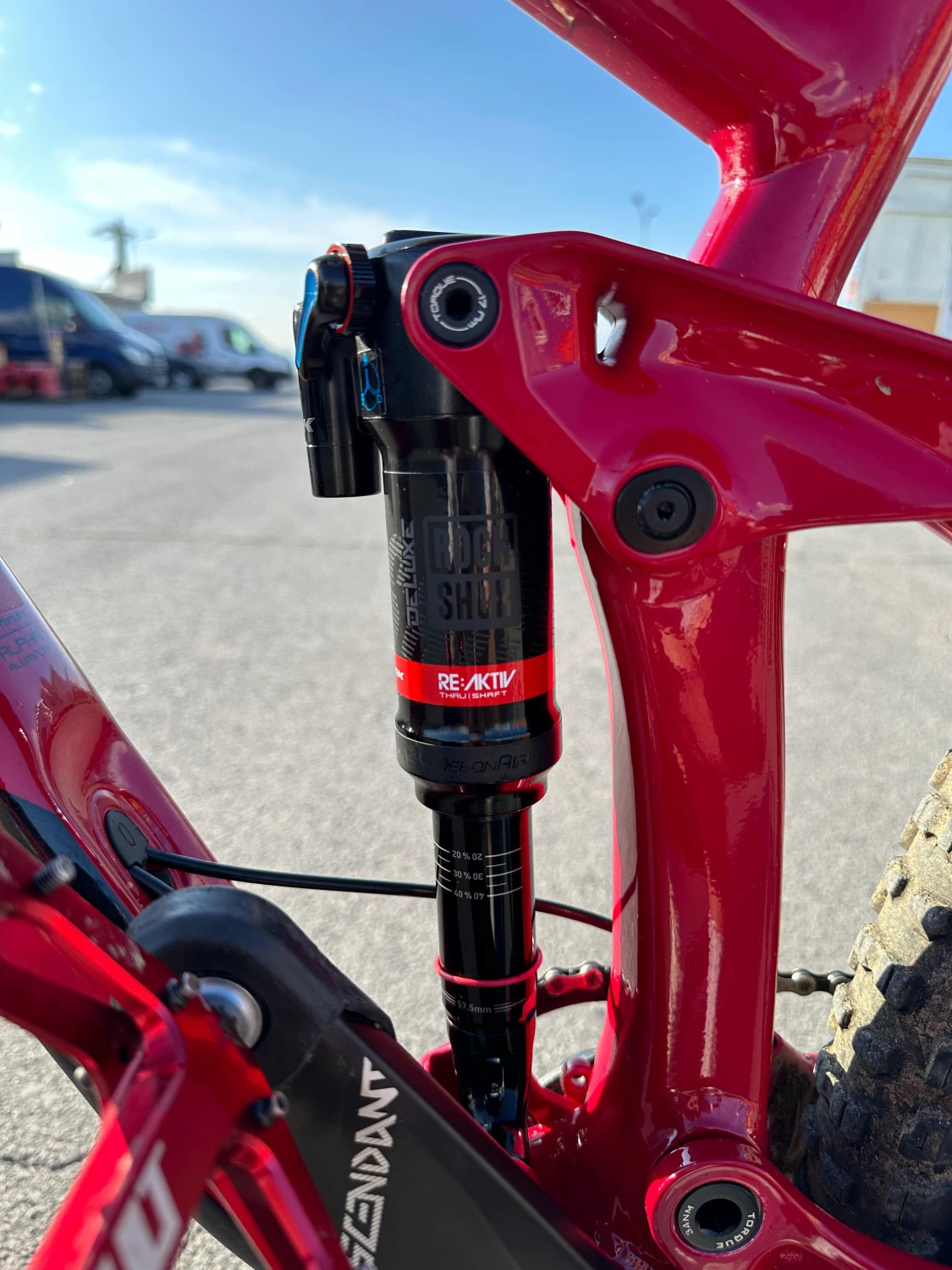 7. Trek Slash 8 2020 L