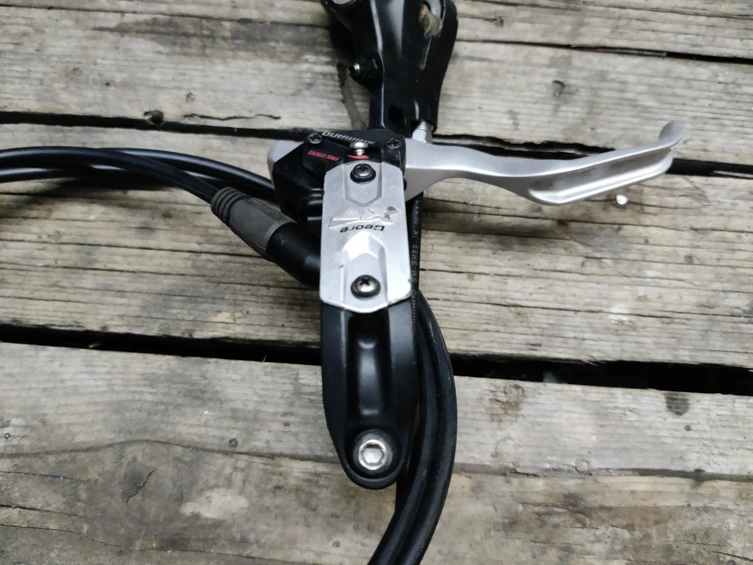 3. Frana spate Shimano Deore XT