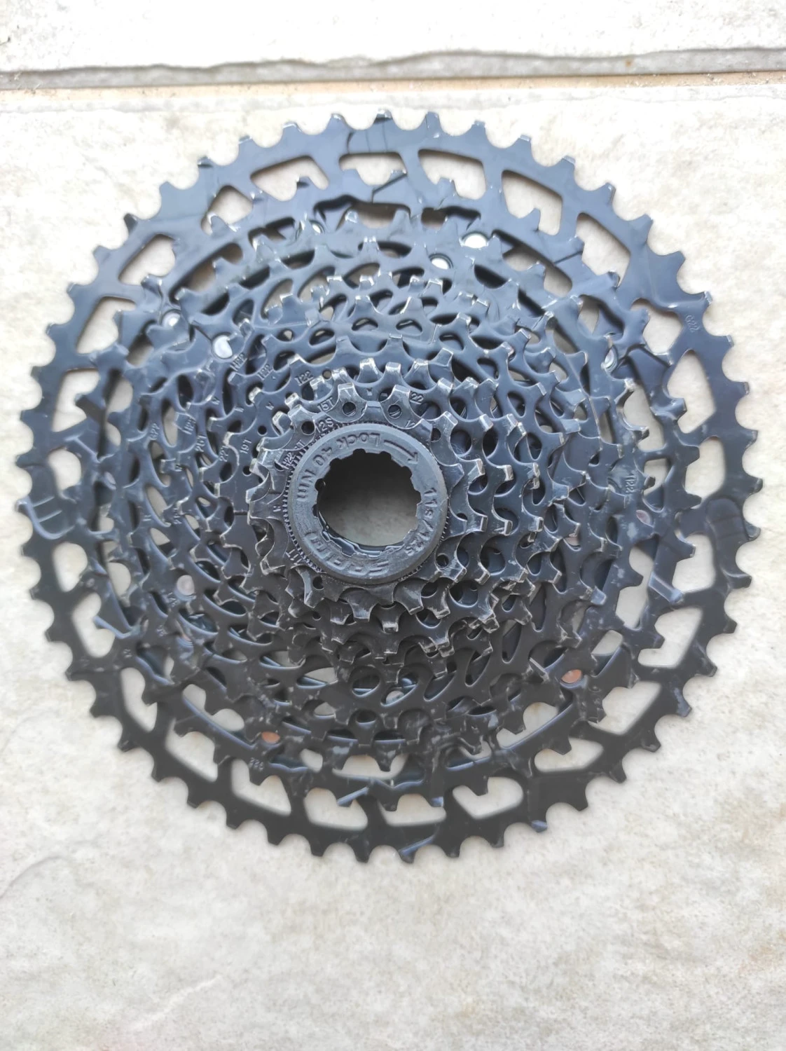 1. Caseta pinioane SRAM PG 1210