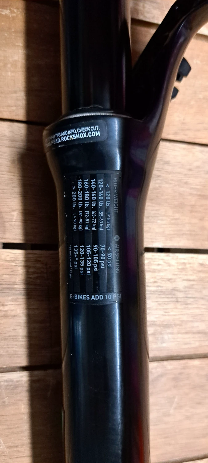 3. RockShox Reba 100mm Boost 29"