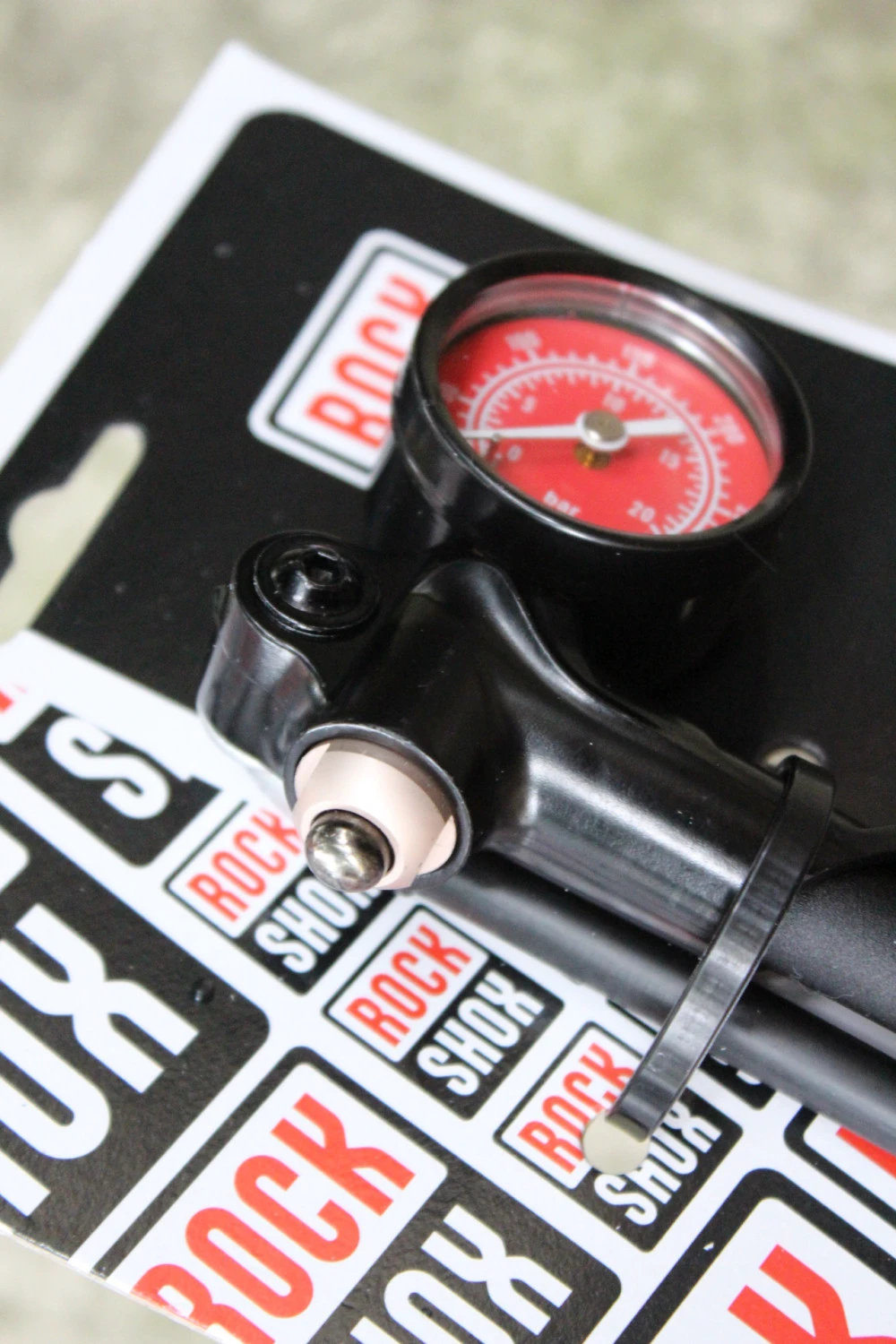 2. RockShox pompa suspensie