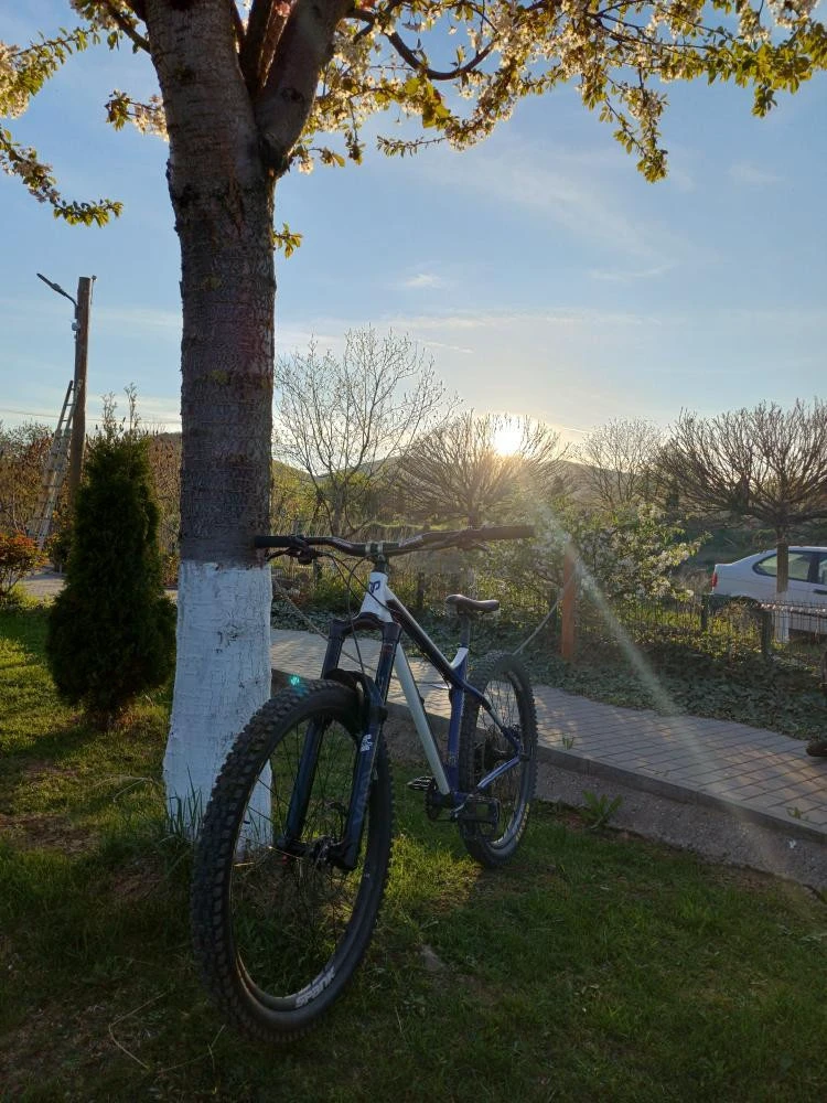 2. Vând Bicicleta Production Privee Shan GT