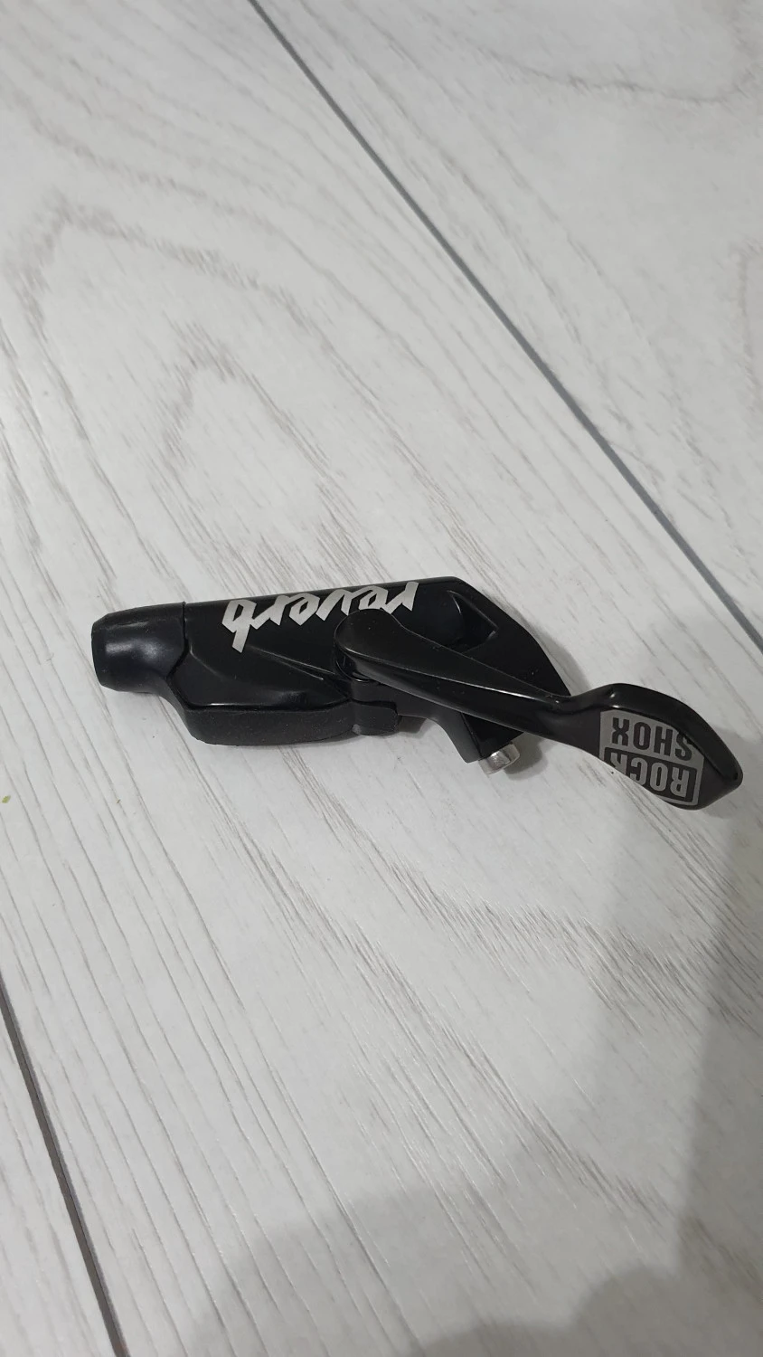 1. Maneta 1x RockShox Reverb - Remote Upgrade