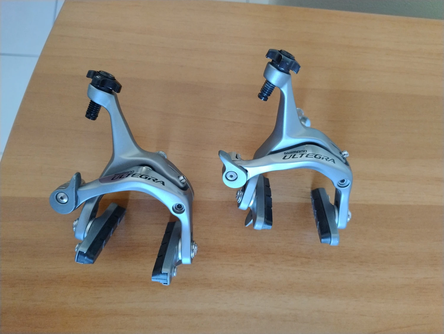 1. Clești frâne SHIMANO BR-6700