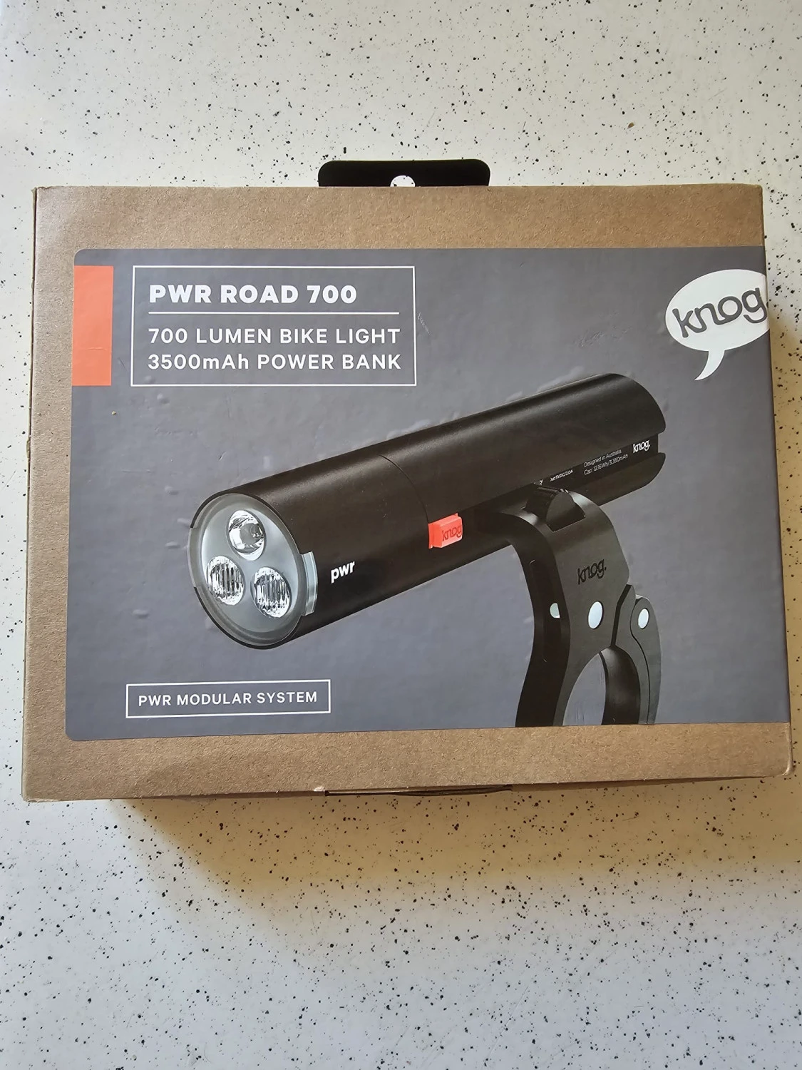 1. Lanterna Powerbank Knog PWR 700 L