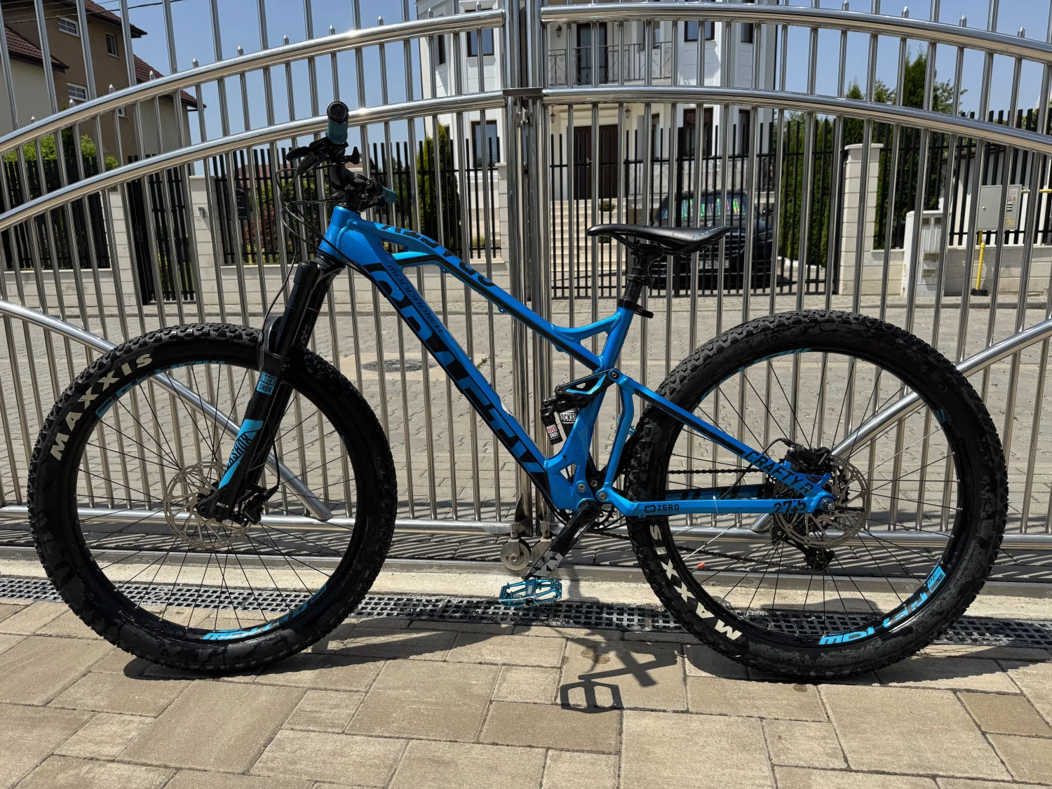 1. MONDRAKER CRAFTY R+ 27,5” blue / black + Dropper Post OFERTA!!!