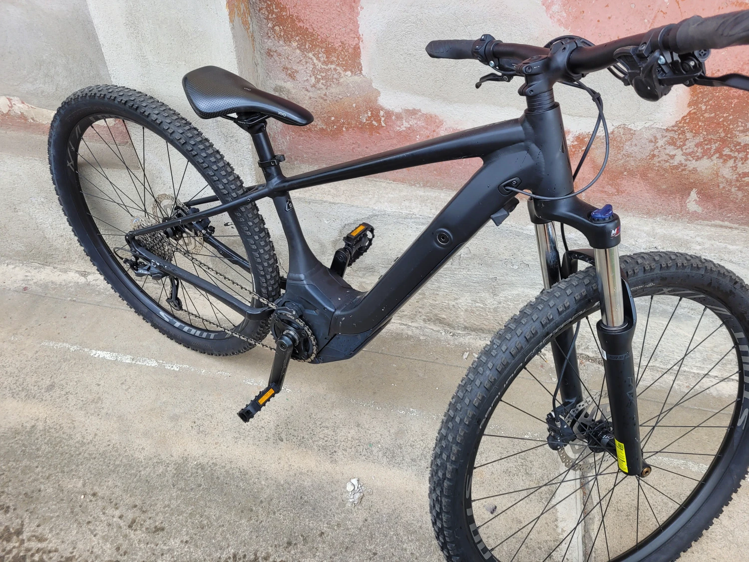 1. Specialized levo