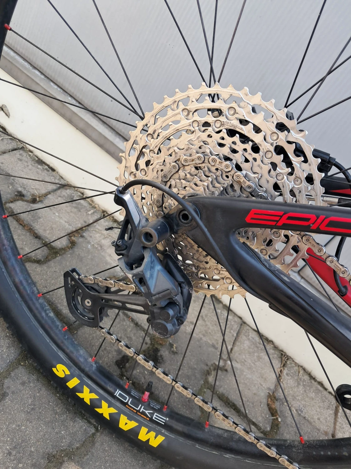 9. Vând Specialized Epic Comp Carbon