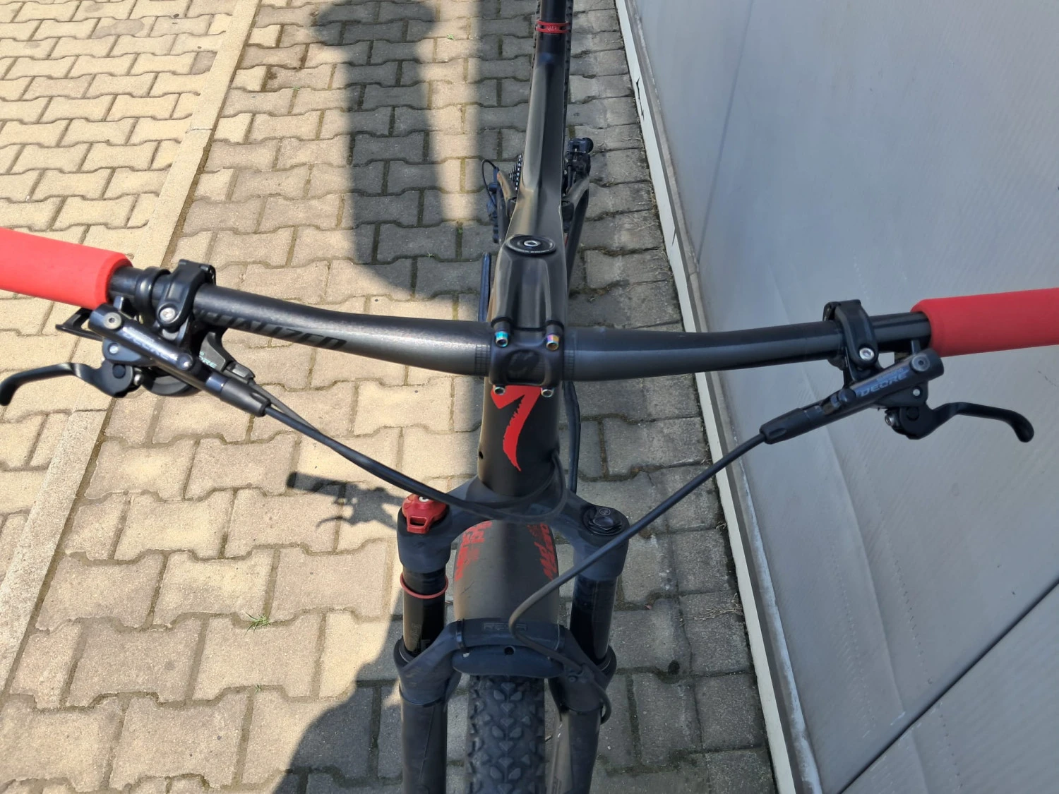 2. Vând Specialized Epic Comp Carbon