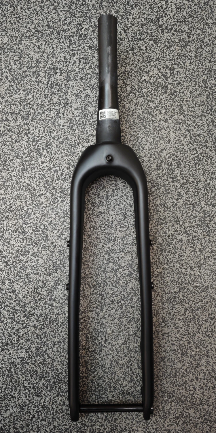 3. Furca gravel Merida Silex CF2 carbon
