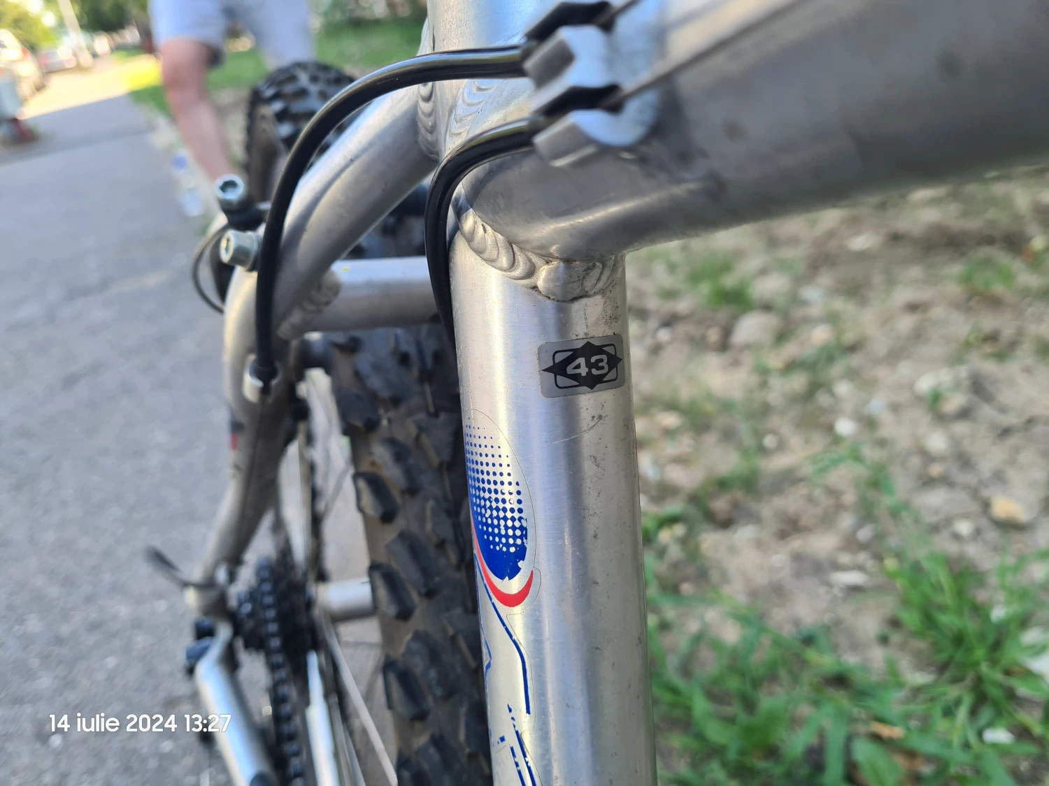 1. Vând mtb KTM