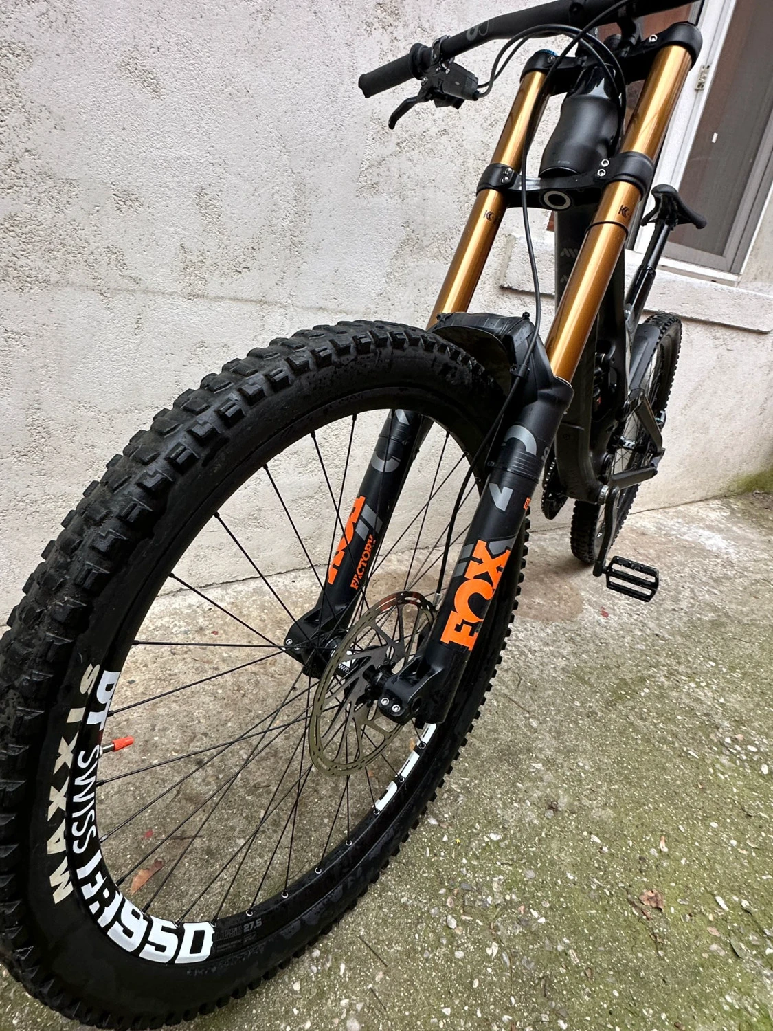 1. Canyon Sender CF 9.0