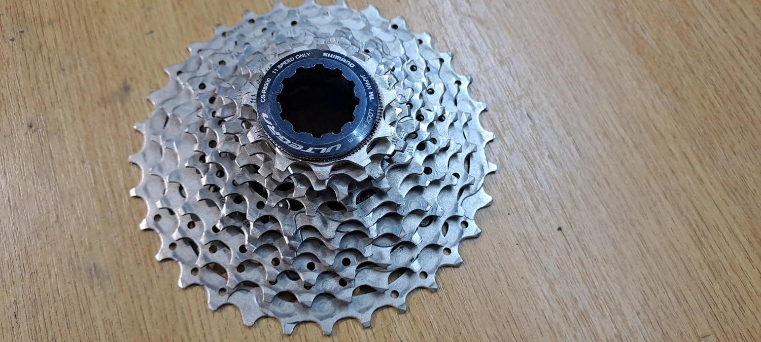 1. Pinioane Shimano Ultegra CS R8000