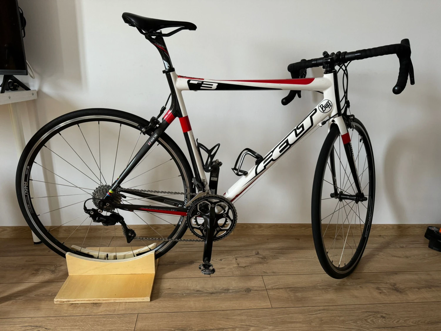 1. Vand cursiera FELT Carbon 58'