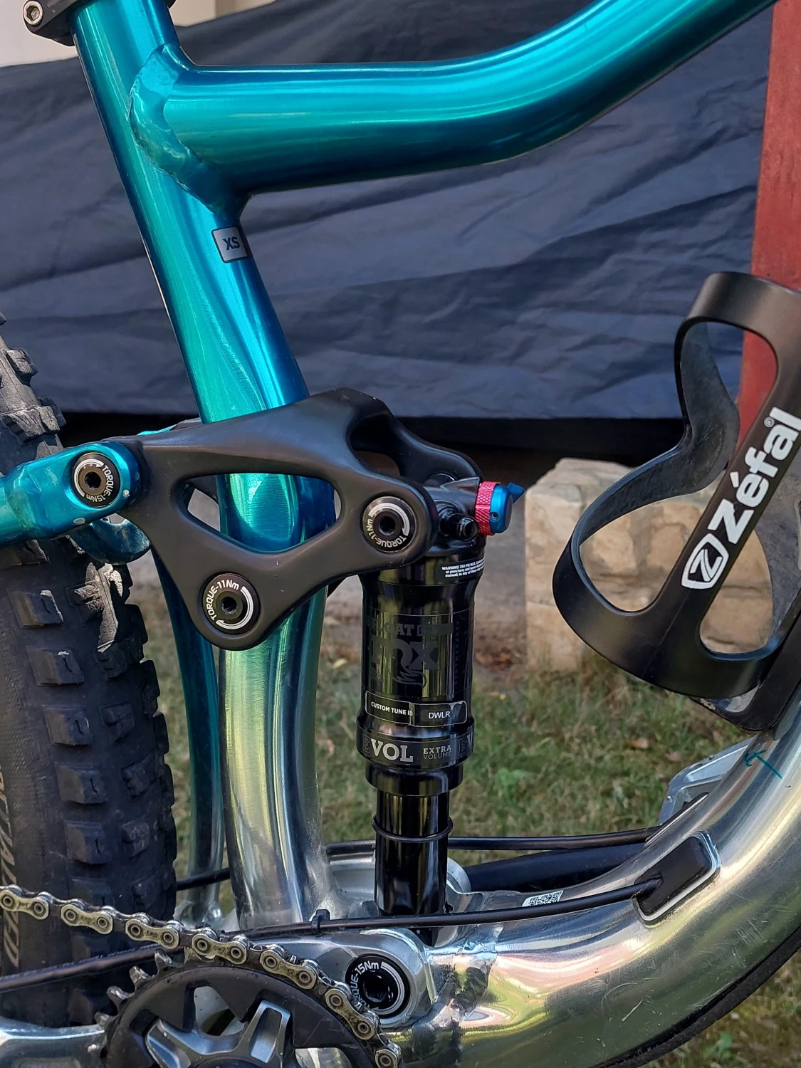 3. Bicicleta mtb full suspension Liv Pique 29 2