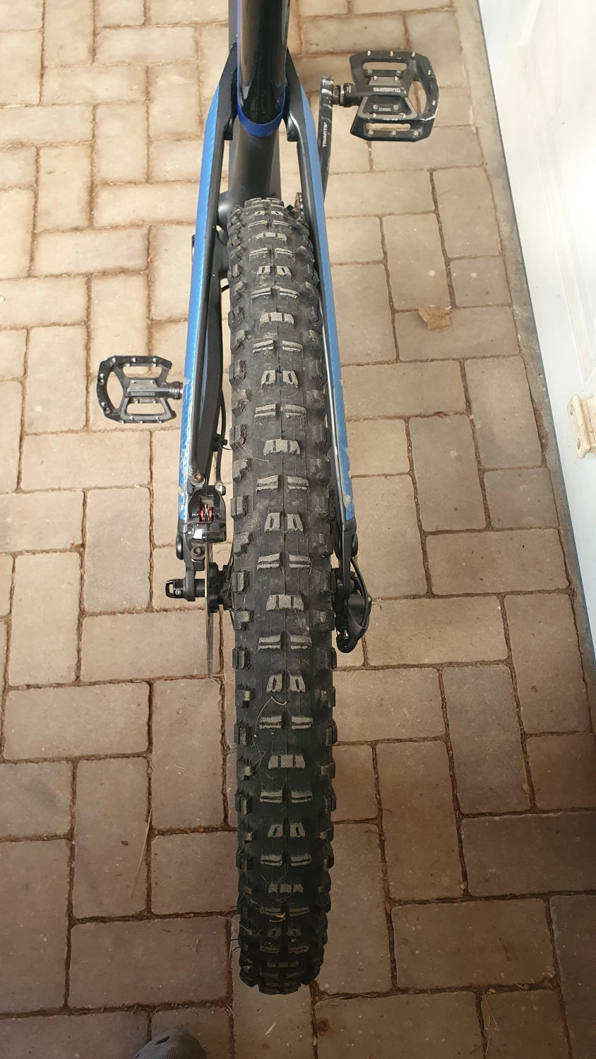 8. Canyon Spectral CF7, marimea L, roti 27.5