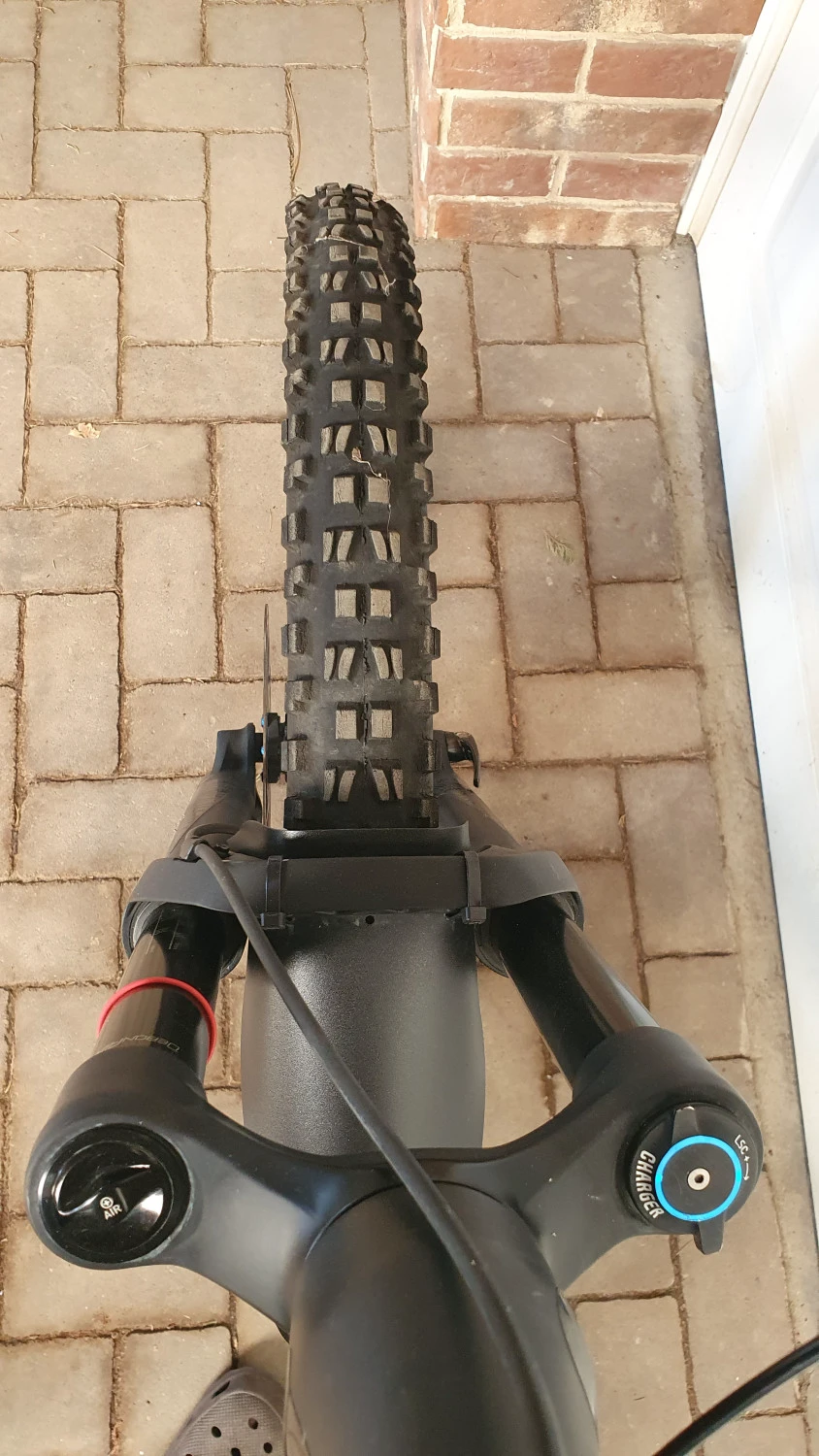 7. Canyon Spectral CF7, marimea L, roti 27.5