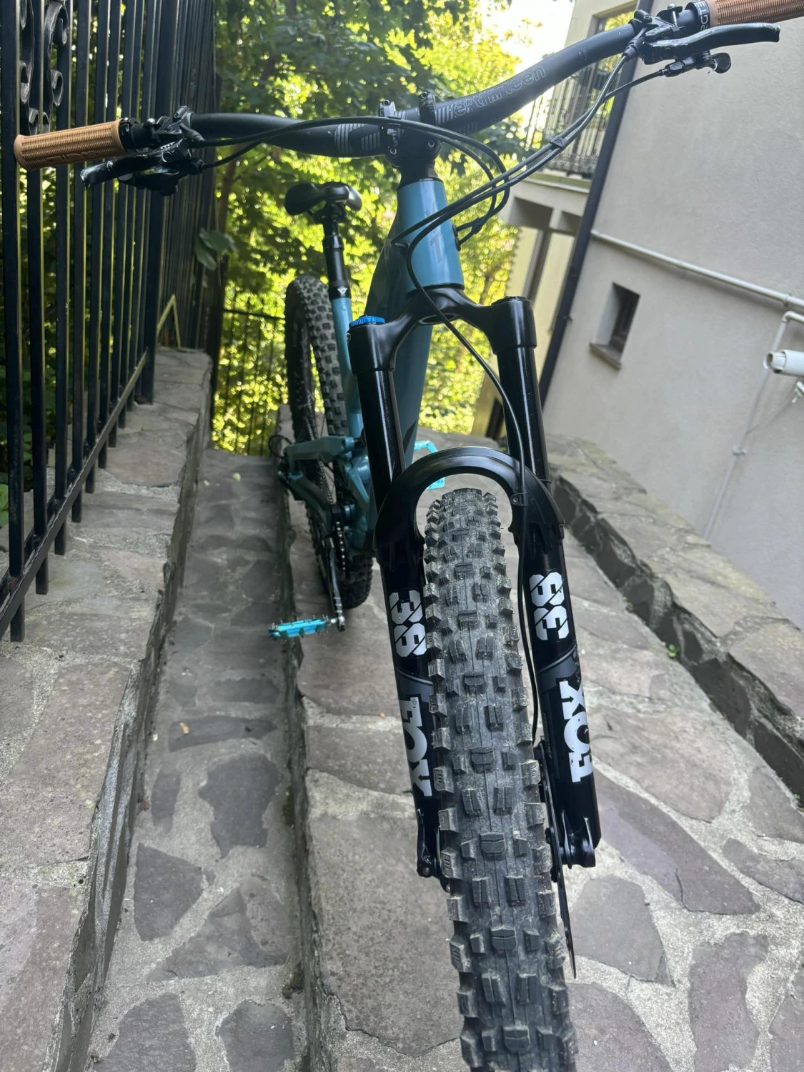 2. YT Capra Core 3 Marime L (2022)