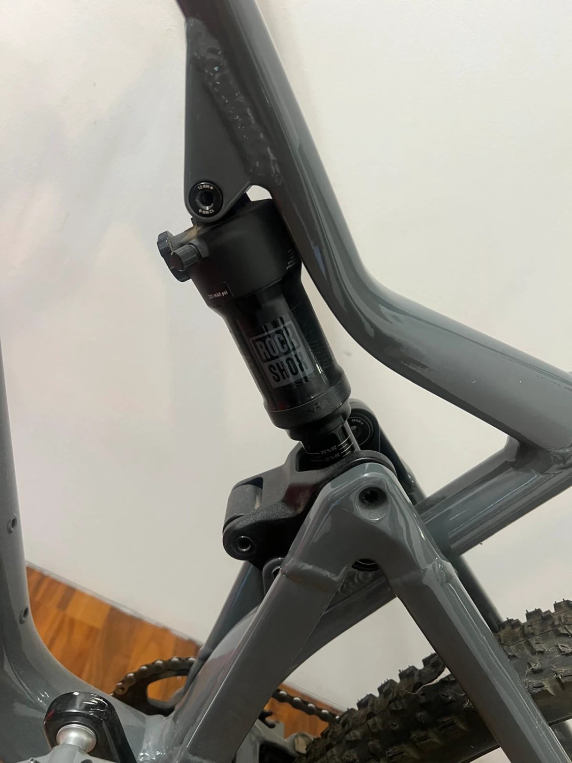 5. BICICLETA FOCUS THRON 6.8 29" GREY - L(45 CM)