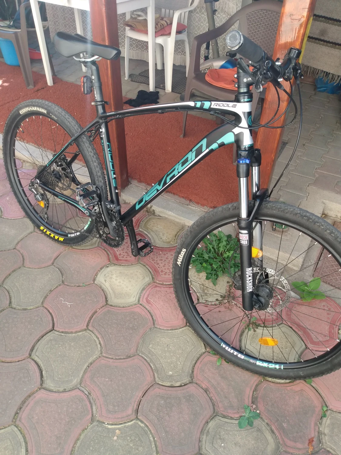 4. Bicicleta MTB Devron Riddle H3.7
