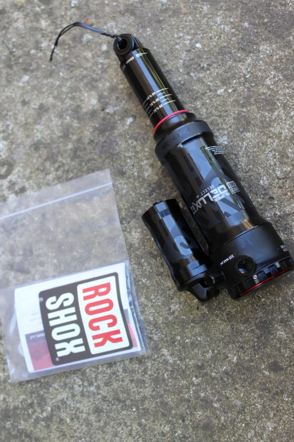 1. RockShox Super Deluxe Select + RCT DebonAir 205x60mm Trunnion