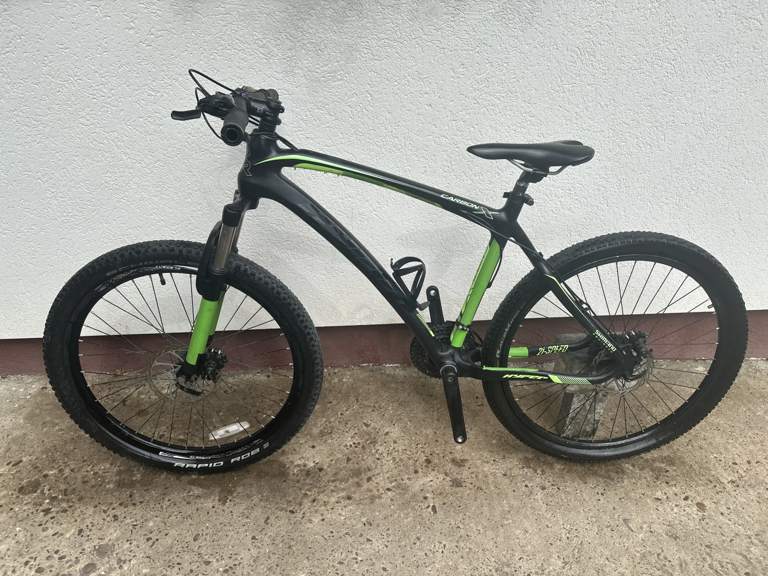 2. Bicicletă hyper carbon full carbon