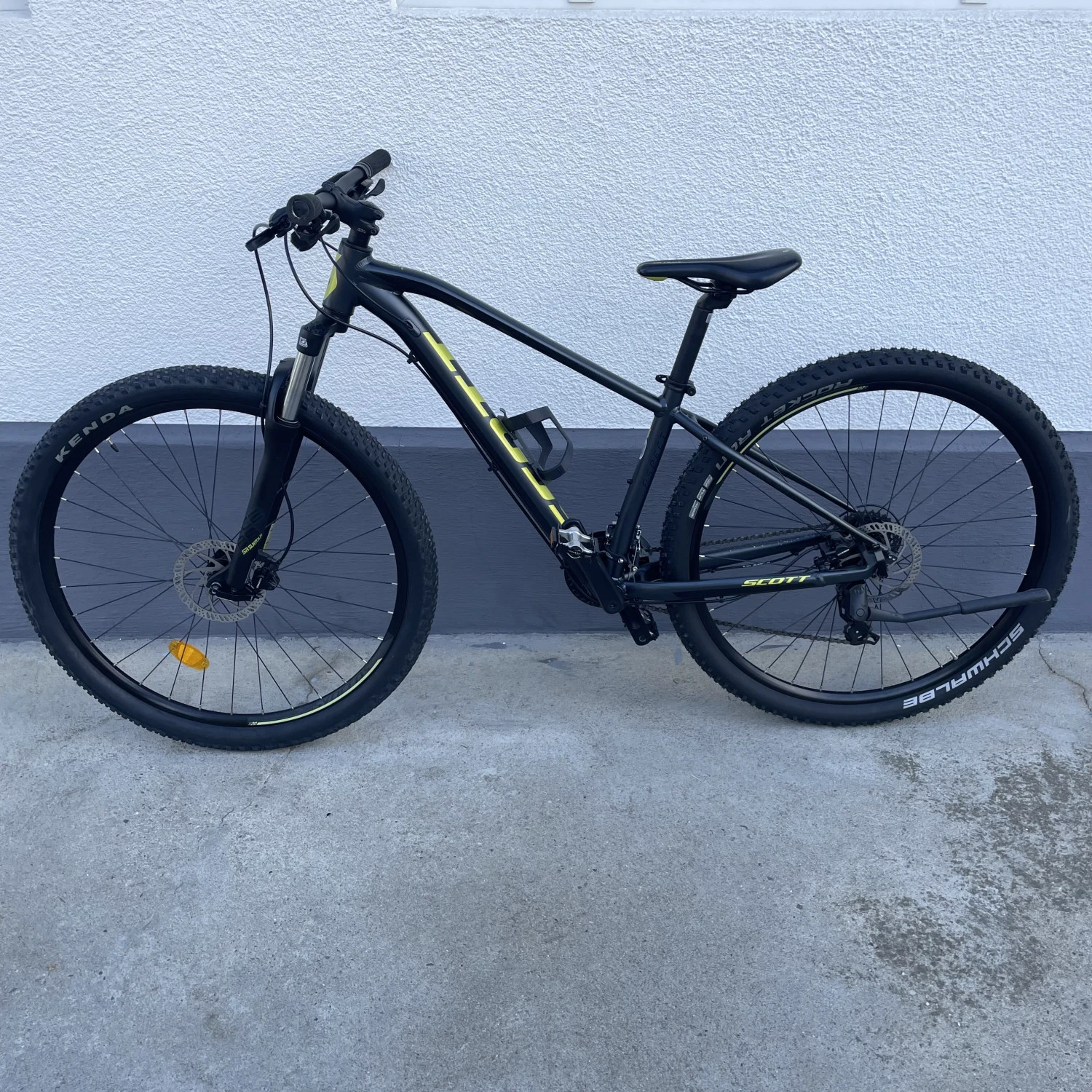 1. Bicicleta Scott, cadru: S, roți: 29