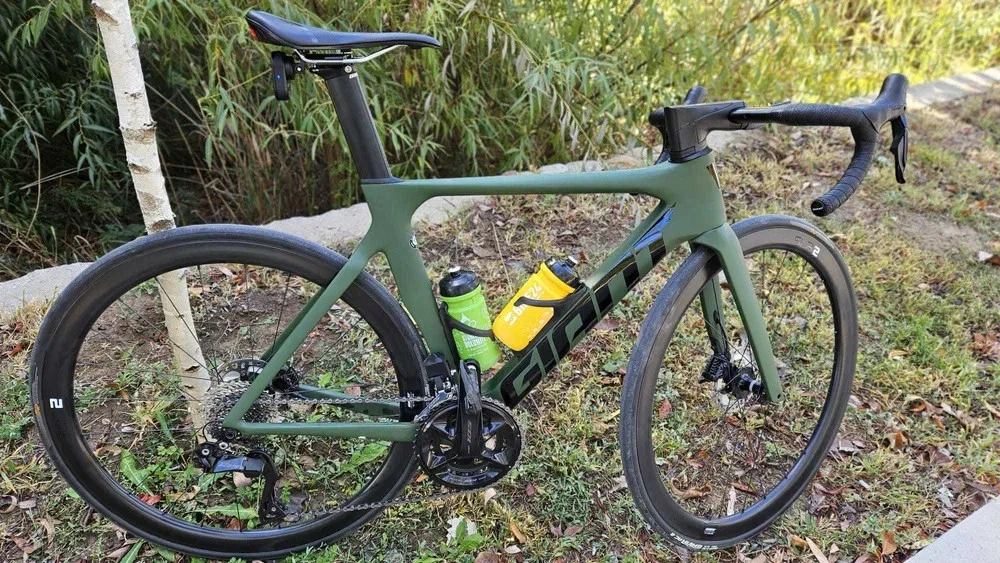 1. Giant Propel Advanced / 105 Di2 / roti carbon