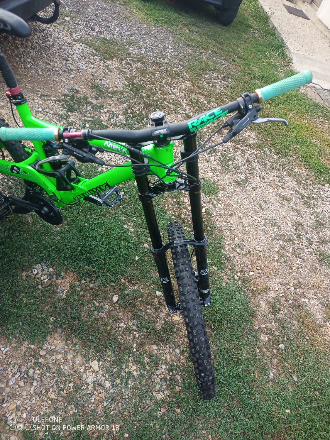 1. Commencal Meta 6 VIP