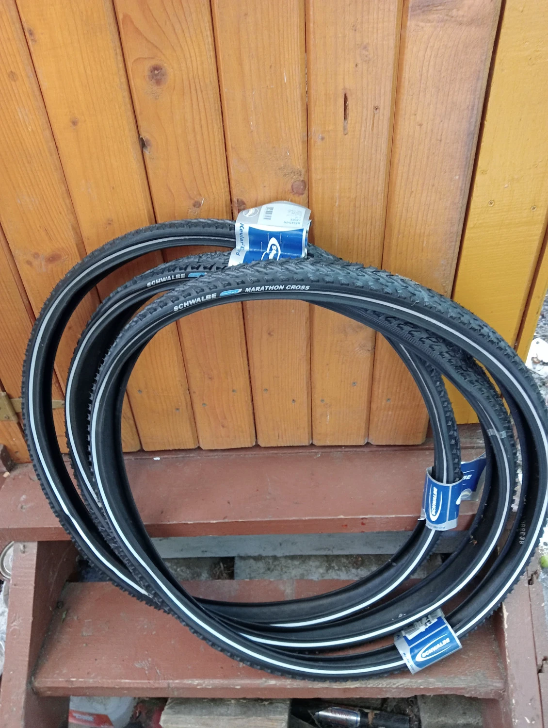 1. Cauciuc nou Schwalbe Marathon Cross de 28 x 1.5