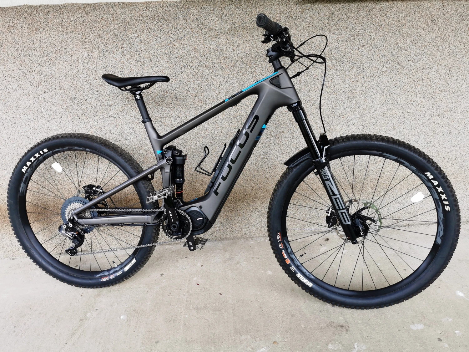 1. Focus JAM² 9.6 Carbon 756Wh Di2 XTR 29" L (237km) * practic NOUA * cu acte